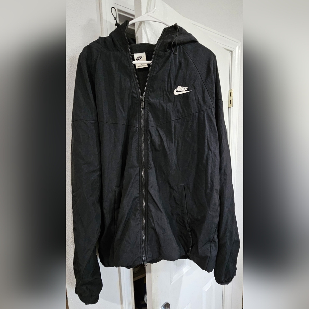 Nike Men's Black Windbreaker Jacket